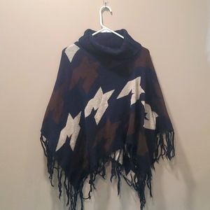 Geometric Poncho Sweater // OS
